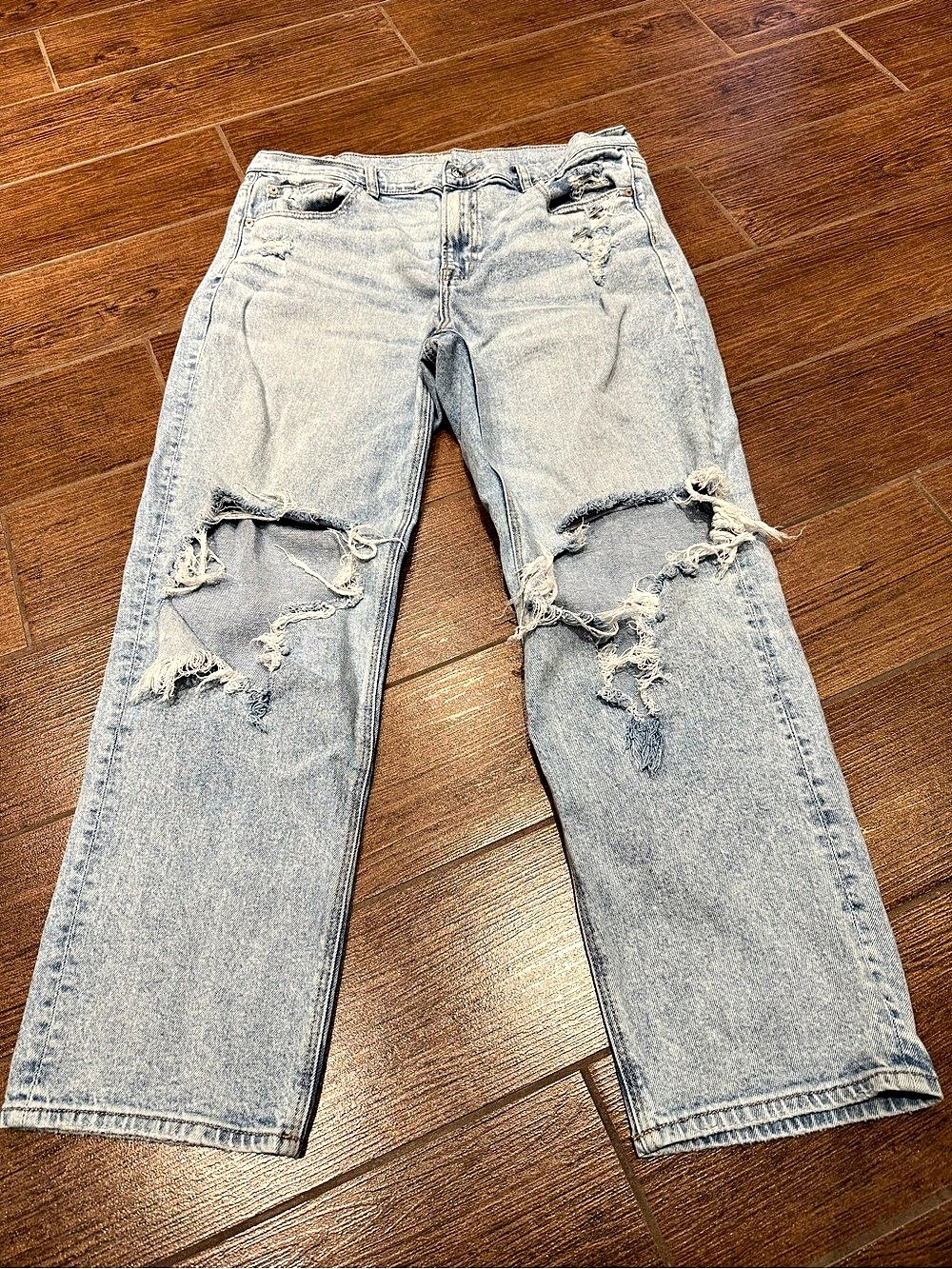 American Eagle Super High Rise Ankle Straight Distressed Jeans size 14
